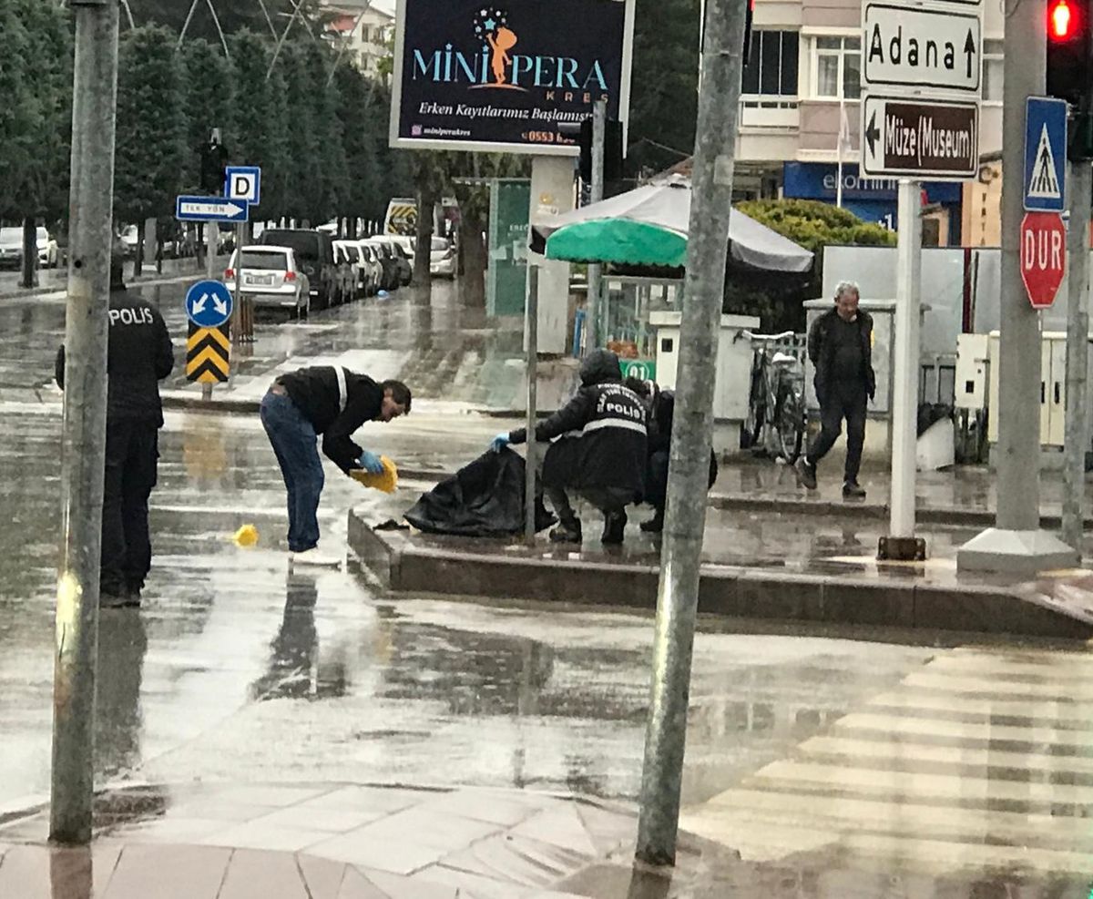 Kuyumcudan Para ve Altın Çalan Şüpheliler Kaza Yaptı