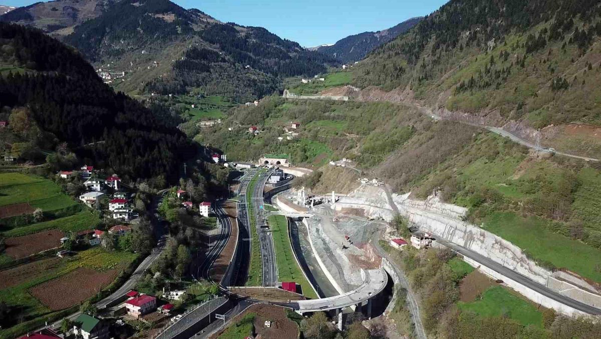 Zigana Tüneli 3 yılda 5.2 milyon araç geçişine ulaştı